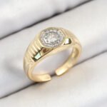 Pirinç Zirkon Taşlı Sekizgen Model Gold Renk Kadın Yüzük