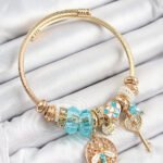 316L Çelik Mavi Zirkon Taşlı Baykuş Arı Ve Anahtar Model Gold Renk Charm Bileklik