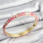 Mineli Pirinç Zirkon Taşlı Pembe Çiçek Motifli Gold Kadın Kelepçe