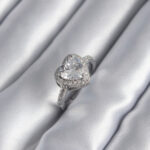 Pirinç Gümüş Renk Zirkon Taş Kalp Charm Model Kadın Yüzük