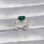 Pirinç Gümüş Renk Yeşil Zirkon Taşlı Tek Taş Model Kadın Yüzük