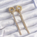 Pirinç Gold Renk Zirkon Taşlı Kıvrım Detay Sallantılı Küpe