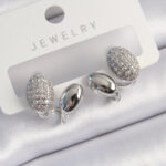 Pirinç Gümüş Renk Zirkon Taşlı Kadın Küpe