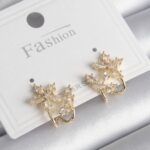 Pirinç Gold Renk Zirkon Taşlı Çiçek Model Kadın Küpe