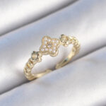 Pirinç Gold Renk İncili Yonca Model Zirkon Taş Detay Kadın Yüzük