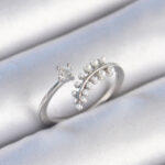 Pirinç Gümüş Renk Zirkon Taşlı İncili Yaprak Model Kadın Yüzük