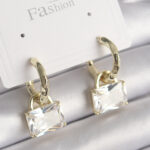 Pirinç Gold Renk Sallantı Zirkon Taşlı Çanta Model Kadın Küpe