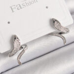 Pirinç Gümüş Renk Zirkon Taşlı Yılan Model Kadın Küpe