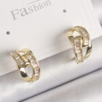 Pirinç Gold Renk Zirkon Taşlı Zincir Model Kadın Küpe