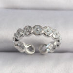 Pirinç Gümüş Renk Beyaz Sedefli Yonca Model Kadın Yüzük