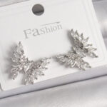 Pirinç Gümüş Renk Zirkon Taşlı Kelebek Model Kadın Küpe