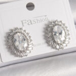 Pirinç Gümüş Renk Zirkon Taşlı Kadın Küpe