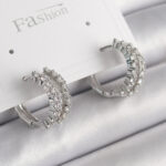 Pirinç Gümüş Renk Zirkon Taşlı Halka Model Kadın Küpe