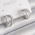 Pirinç Gümüş Renk 2'Li Zirkon Taşlı Halka Model Kadın Küpe