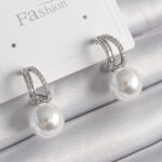 Pirinç Gümüş Renk Zirkon Taşlı Halka İnci Detay Kadın Küpe