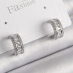 Pirinç Gümüş Renk Zirkon Taşlı Halka Model Kadın Küpe