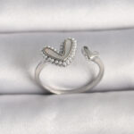 Pirinç Gümüş Renk Beyaz Mineli İnci Detaylı Kalp Model Ayarlanabilir Yüzük