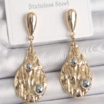 Pirinç Gold Renk Sallantı Damla Model Gümüş Top Detay Kadın Küpe