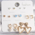 Pirinç Gold Renk Zirkon Taşlı Sallantı Beyaz Sedefli Kalp Model 7 Çift Kadın Küpe Seti