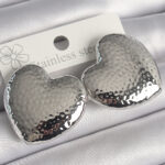 Pirinç Gümüş Renk İşleme Detaylı Kalp Model Kadın Küpe