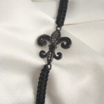 Pirinç Siyah Renk Zirkon Taş İşlemeli Zambak Figür Asansörlü Makrome Model Kadın Bileklik