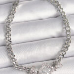 Pirinç Gümüş Renk Zirkon Taşlı Yonca Figür Zincir Model Kadın Bileklik