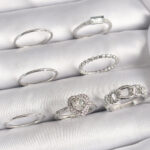 Pirinç Gümüş Renk Zirkon Taşlı Kalp Model Kadın Yüzük Kombini