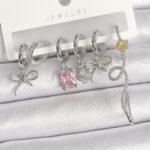 Pirinç Gümüş Renk Sallantı Kurdele Kuyruklu Yıldız Figür Pembe Kare Zirkon Taş Detay Kadın Küpe Seti