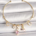 Pirinç Gold Renk Sallantı Zirkon Taşlı Kalp Figür Pembe Kalp Detay Charm Kadın Bileklik