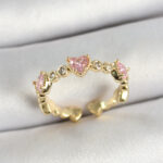 Pirinç Sıralı Kalp Figürlü Zirkon Taşlı Gold Renk Ayarlanabilir Kadın Yüzük