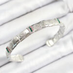 Pirinç Karışık Zirkon Taşlı Çiçek Model Gümüş Renk Altı Açık Kadın Bileklik