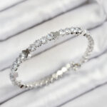 Pirinç Zirkon Taşlı Kalp Model Gümüş Renk Yaylı Kadın Bileklik