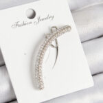 Pirinç Zirkon Taşlı Model Gümüş Renk Sağ Kıkırdak Küpe