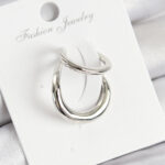 Pirinç Halka Model Gümüş Renk Sağ Kıkırdak Küpe