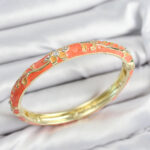 Mineli Pirinç Zirkon Taşlı Turuncu Çiçek Motifli Gold Kadın Kelepçe