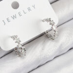 Pirinç Zirkon Taşlı Yıldız Model Gümüş Renk Kadın Küpe