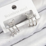 Pirinç Zirkon Taşlı İnci Detaylı Balık Kuyruğu Model Gümüş Renk Kadın Küpe