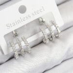 Pirinç Zirkon Taşlı Model Gümüş Renk Kadın Küpe