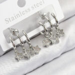 Pirinç Zirkon Taşlı Sallantılı Yıldız Model Gümüş Renk Kadın Küpe