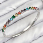 Pirinç Renkli Zirkon Taşlı Kalp Model Gümüş Renk Kadın Kelepçe