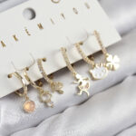 Pirinç Zirkon Taşlı Hello Kity Ve Yonca Model Gold Renk 6'lı Küpe Set