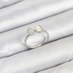 Pirinç Gümüş Renk Fiyonk Model Kadın Yüzük