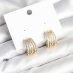 Kaburga Model Zirkon Taşlı Pirinç Kadın Küpe