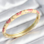 Pembe Renk Detaylı Mineli Kelepçe