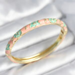 Yeşil Renk Detaylı Mineli Kelepçe