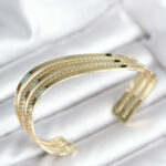 Eğik Şerit Model Gold Renk Pirinç Kadın Bileklik