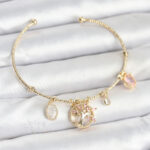 Hayat Ağacı Charmlı Gold Renk Pirinç Kadın Bileklik