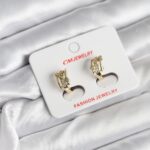 14K Gold Renk Kaplama Yarım Halka Zirkon Taşlı CM Kadın Küpe