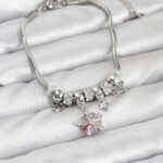 Pirinç Gümüş Renk Renkli Yıldız Charmlı Kadın Bileklik