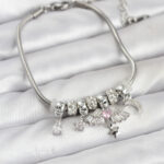 Pirinç Gümüş Renk Kanatlı Charmlı Kadın Bileklik